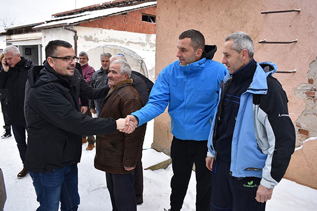 У електрификацију поља 100 милиона